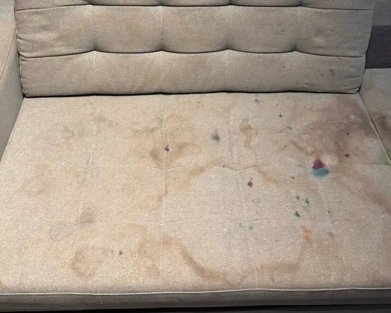 Antes de la limpieza de sofá de Lleida